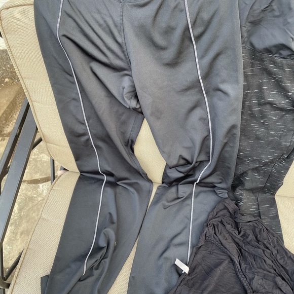 Maternity clothing bundle - Picture 7 of 11